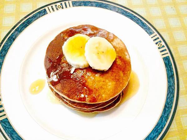 兩顆蛋一根香蕉鬆餅