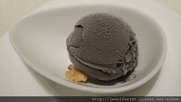 甜點-芝麻冰淇淋 甜點-芝麻冰淇淋
