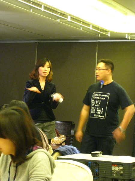 奈奈和朱宅討論中 奈奈和朱宅討論中