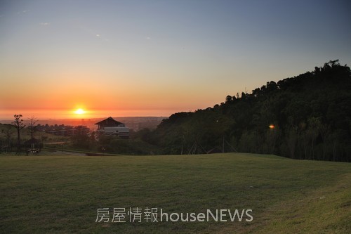 佳陞建設「上青城」28社區公園.JPG