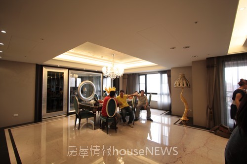 中鈞建設「中悅帝寶」69 12F實品屋.JPG