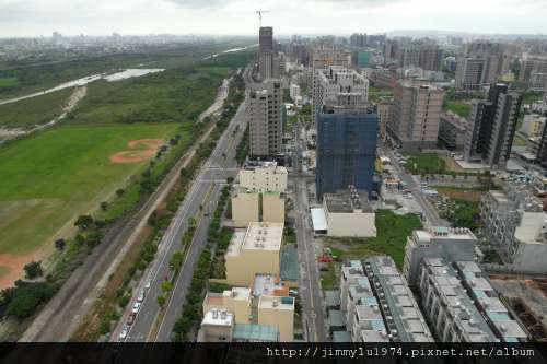 [竹北] 春福建設「大觀無極」
2011-06-10 040.jpg