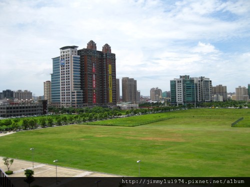 [竹北] 竹北高鐵特區(輕軌六家站)2011-06-22 003.jpg
