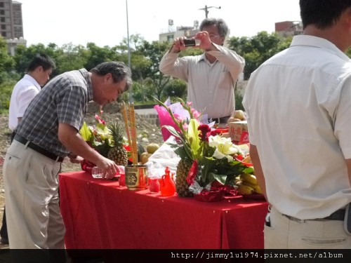 [竹北] 新業建設「A PLUS」開工 2011-06-15 05.jpg