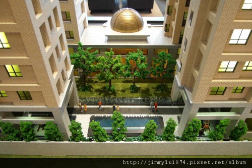 [新竹] 富旺國際開發「愛凡斯」2011-06-29 004.jpg