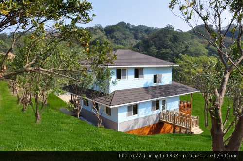 [三灣] 幸福農莊 2011-01-02 001 木屋.jpg