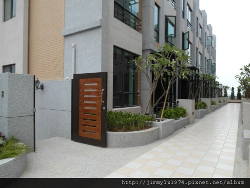 [竹北] 方漢建設「囍艷」(第一期完工落成) 2011-11-23 007.jpg