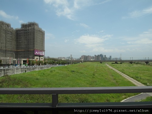 [竹北] 興隆路水岸建築群踏查(中華路起至高鐵東站)2012-04-13 004