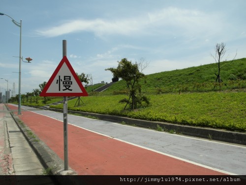 [竹北] 興隆路水岸建築群踏查(中華路起至高鐵東站)2012-04-13 032