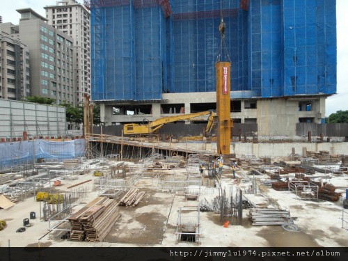 [竹北] 德鑫建設「A+7」立柱典禮2012-06-15 010