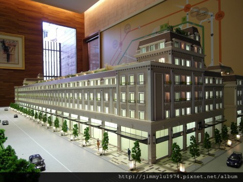 [竹南] 上磊建設「富比士」外觀參考模型2012-07-10 005