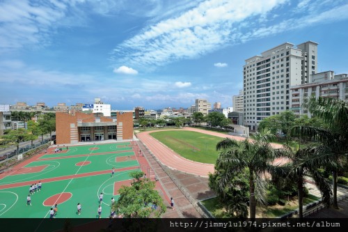 [頭份] 山豐建設「山豐遠見」2012-08-22 002 外觀實景