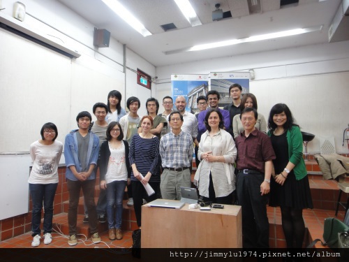 [新聞] 西班牙聖保羅大學建築系來訪  2013-05-10 003 演講結束和東海師生合影