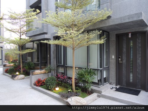 [竹南] 達利建設「哲里」外觀與中庭實景 2013-05-24 029