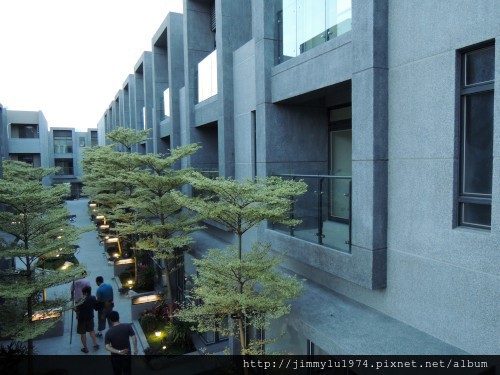 [竹南] 達利建設「哲里」外觀與中庭實景 2013-05-24 057