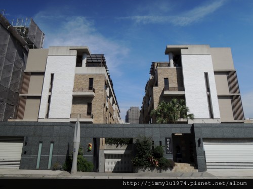 [新竹] 雄基建設「鉑金官邸」外觀與中庭 2013-05-31 001