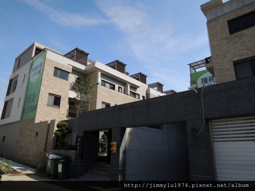 [新竹] 雄基建設「鉑金官邸」外觀與中庭 2013-05-31 003