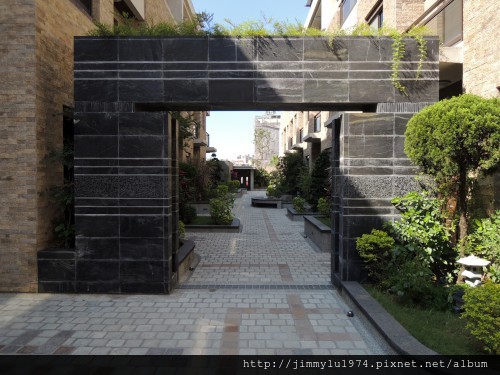 [新竹] 雄基建設「鉑金官邸」外觀與中庭 2013-05-31 027