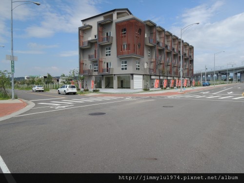 [苗栗高鐵] 友鈞建設「豐富邑」(部分電梯透天) 2013-08-28 003.jpg