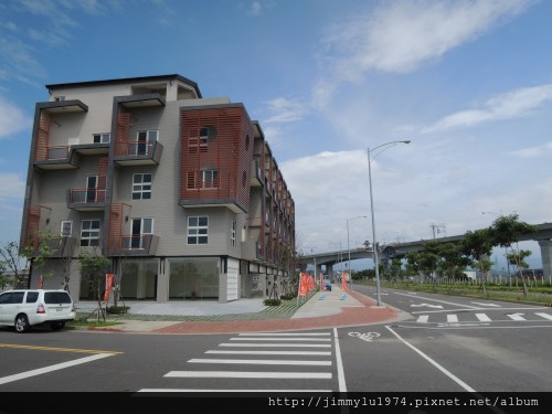 [苗栗高鐵] 友鈞建設「豐富邑」(部分電梯透天) 2013-08-28 004.jpg