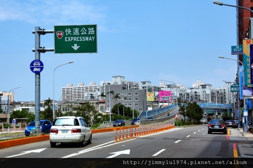 [新竹巨城] 正群建設「天青硯」(大樓) 2013-11-29 013 台68東西向快速道路