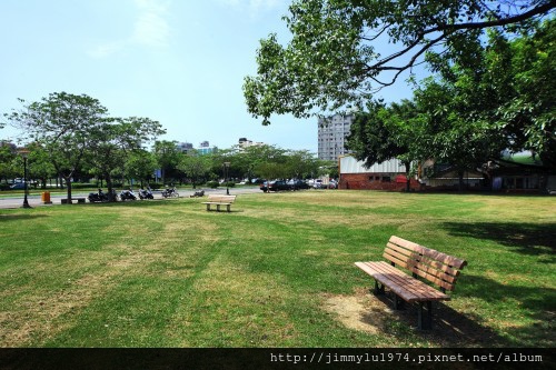 [新竹巨城] 正群建設「天青硯」(大樓) 2013-11-29 017 東大公園