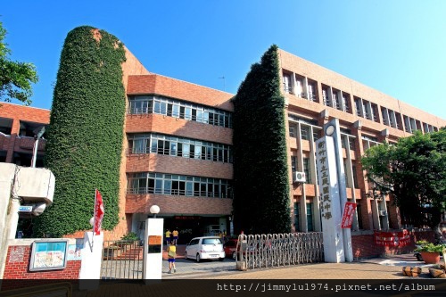 [新竹巨城] 正群建設「天青硯」(大樓) 2013-11-29 024 三民國中