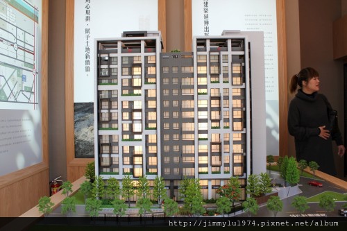 [新竹千甲] 金鋐建設「金鋐微美」(大樓)樣品屋4房 2013-11-30 005