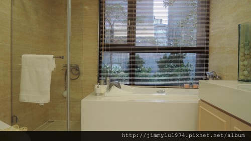 [新竹明湖] 遠雄建設「遠雄御莊園」(大樓)樣品屋參考裝潢A5戶約38.6坪 2014-02-1
9 022
