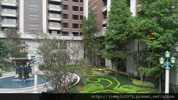 [竹北法院] 中麓建設「中悦皇苑」(大樓) 2014-08-10 006 中庭實景