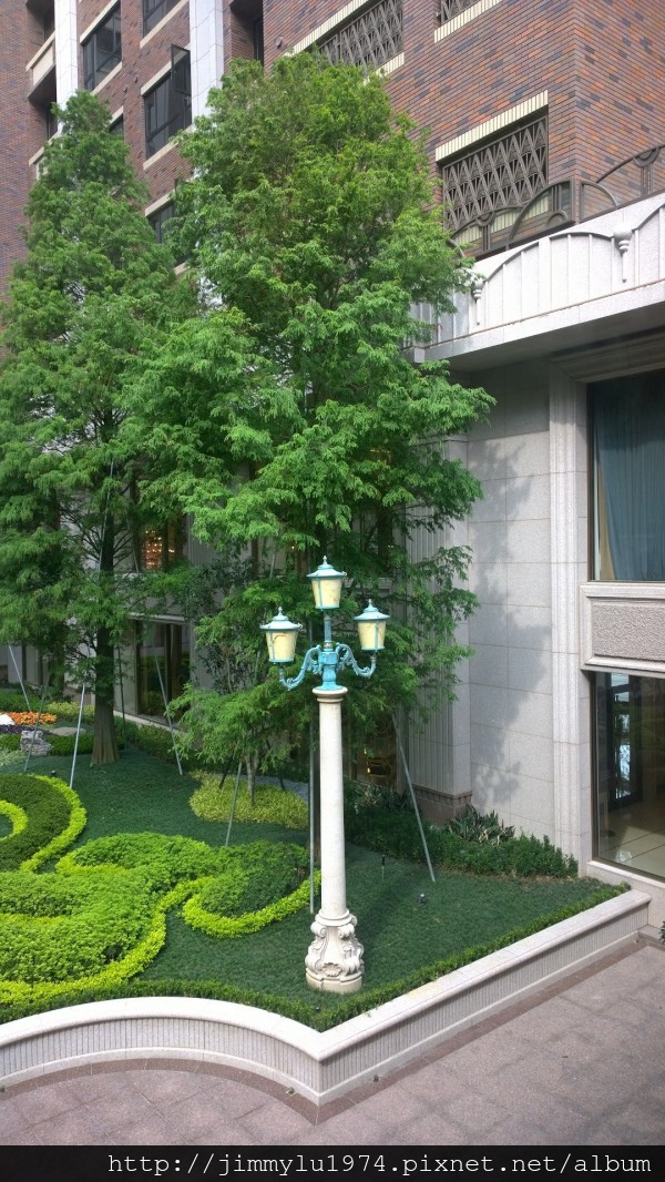 [竹北法院] 中麓建設「中悦皇苑」(大樓) 2014-08-10 015 中庭實景