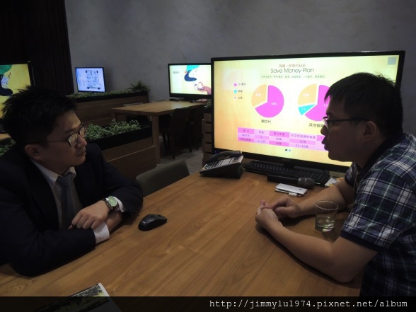 左為興世代專案宋子顥，右為陸敬民