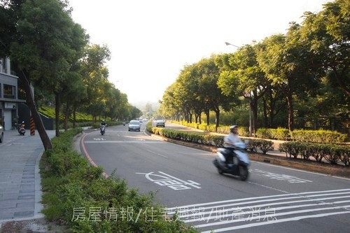 雄基建設「原風景」83社區前寶山路.JPG