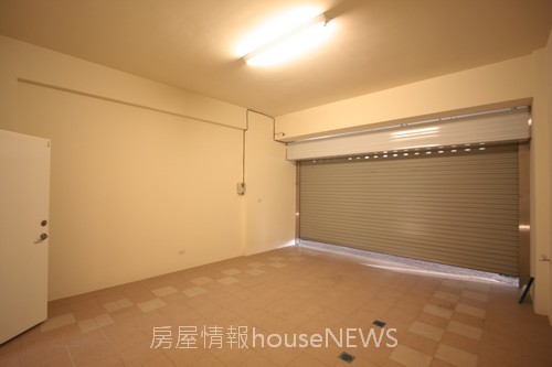 儷寅建設「儷尊3」32實品屋1F車庫(雙車位).JPG