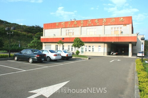 宸圓建設「熏風六月2」05 南寮溫水游泳池.JPG