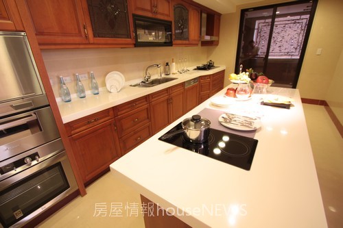 中鈞建設「中悅帝寶」75 12F實品屋.JPG