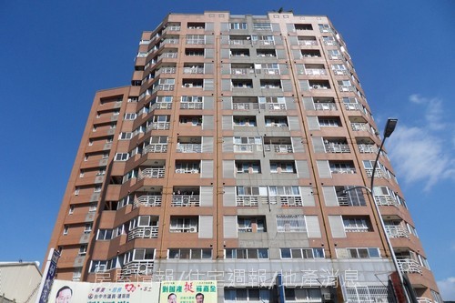 台中半日遊43進化路旁.JPG