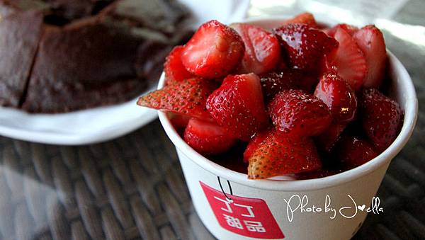 nEO_IMG_丁丁甜品草莓酸奶