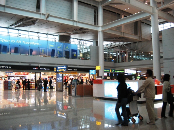 Korea-Incheon-International-Airport-Boarding-lobby-Duty-free-shop.jpg