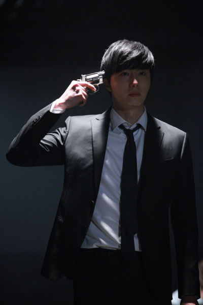 《黃金彩虹》高收視落幕丁一宇拔槍自盡_1