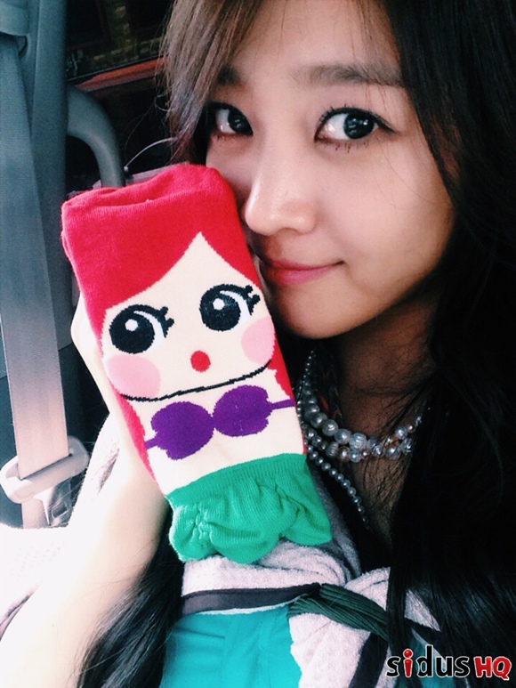 「剩餘公主」趙寶兒，200%再現人魚公主的自拍照 「准點收看」