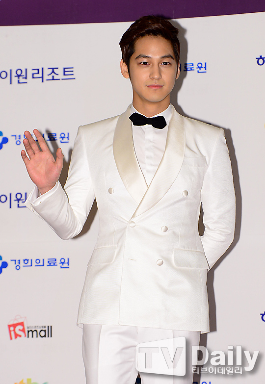 金汎確定加盟《隱藏身份》扮精英刑警