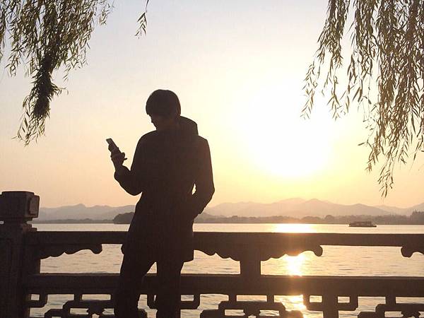 B53bb0jCUAENbcp1(桌布)