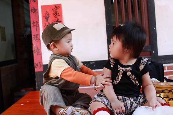 強強吃豆腐 被瞪了~哈哈~~ IMG_6751.JPG