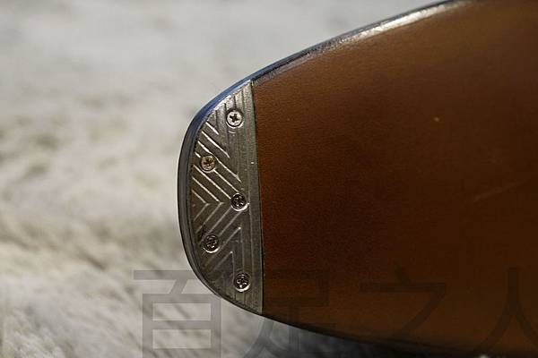 售後與維修服務:皮革大底鞋頭鐵片鑲嵌服務 售後與維修服務:皮革大底鞋頭鐵片鑲嵌服務