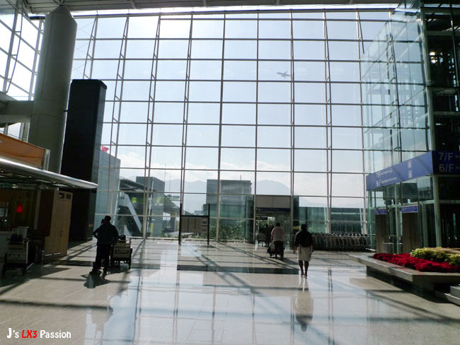 HKairport1.jpg HKairport1.jpg