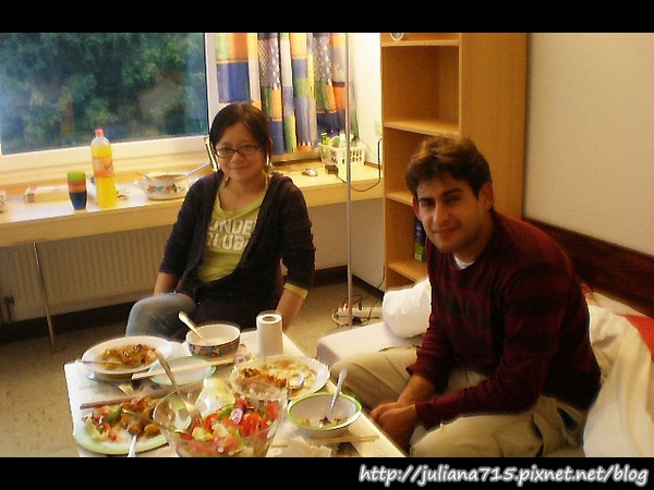 PhotoCap_08100104 請歐貝達晚餐 咖哩飯生菜沙拉 小倩 (Helen).jpg PhotoCap_08100104 請歐貝達晚餐 咖哩飯生菜沙拉 小倩 (Helen).jpg