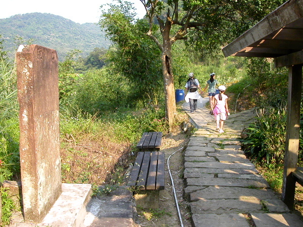 炮仔崙瀑布.石媽祖古道.鎮南宮 123.JPG