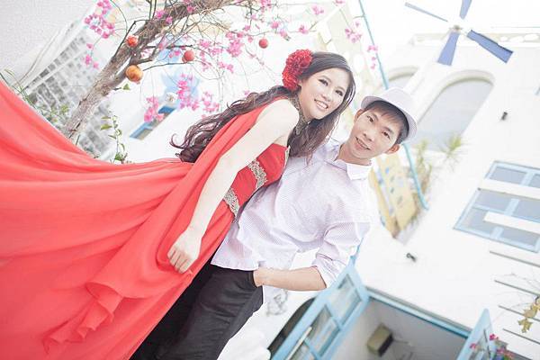 551181_160947194068202_261415406_n