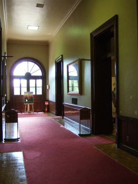 進去晃晃就出來囉